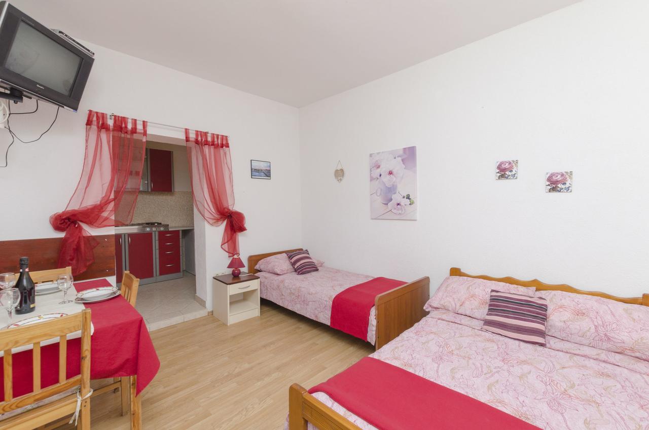 Apartments Ivana Нин Экстерьер фото