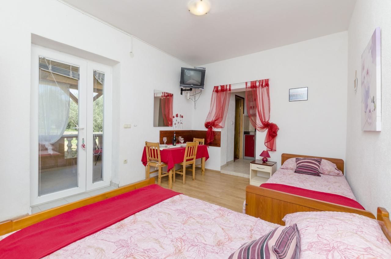Apartments Ivana Нин Экстерьер фото