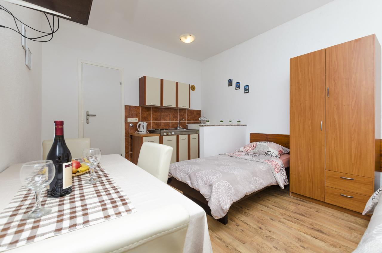 Apartments Ivana Нин Экстерьер фото